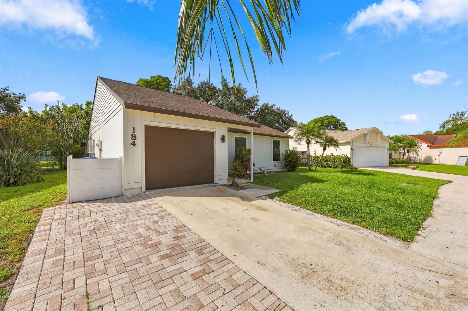 184 GREENTREE Circle, Jupiter FL 33458 photo 2