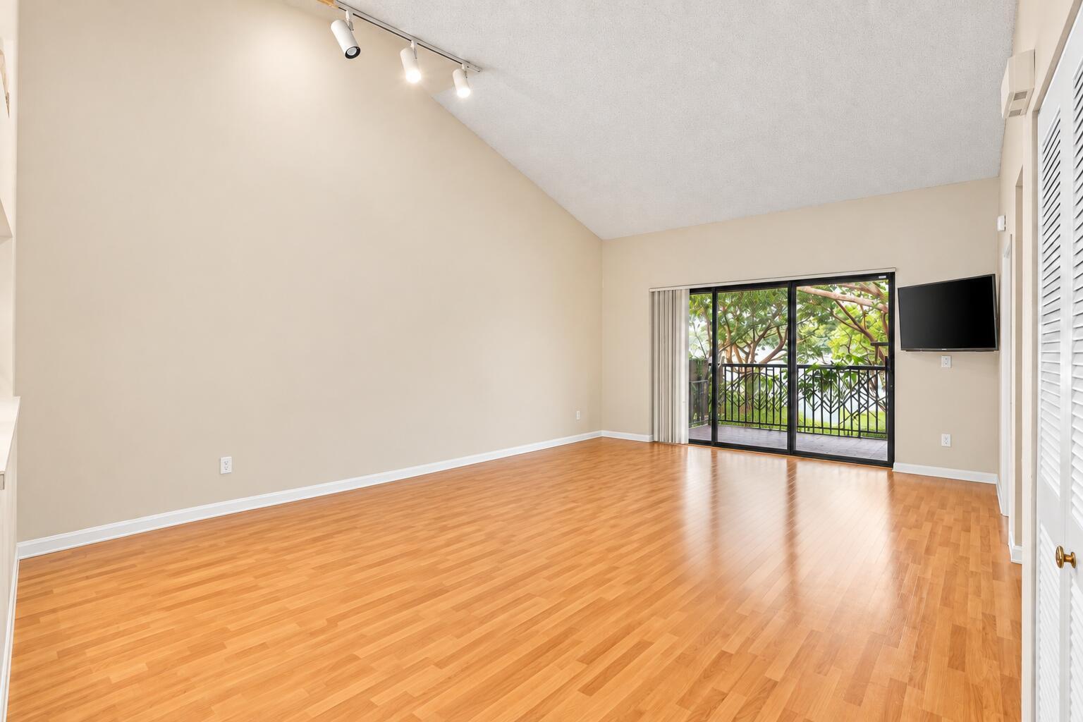 906 CONGRESSIONAL Way # 906, Deerfield Beach FL 33442 photo 4