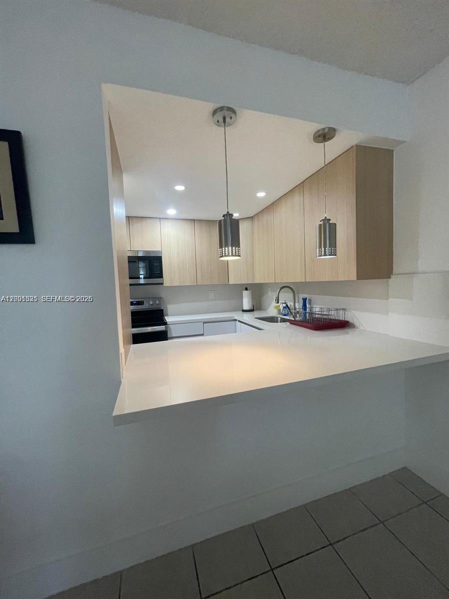 4550 NW 9th St # 102E, Miami FL 33126 photo 2