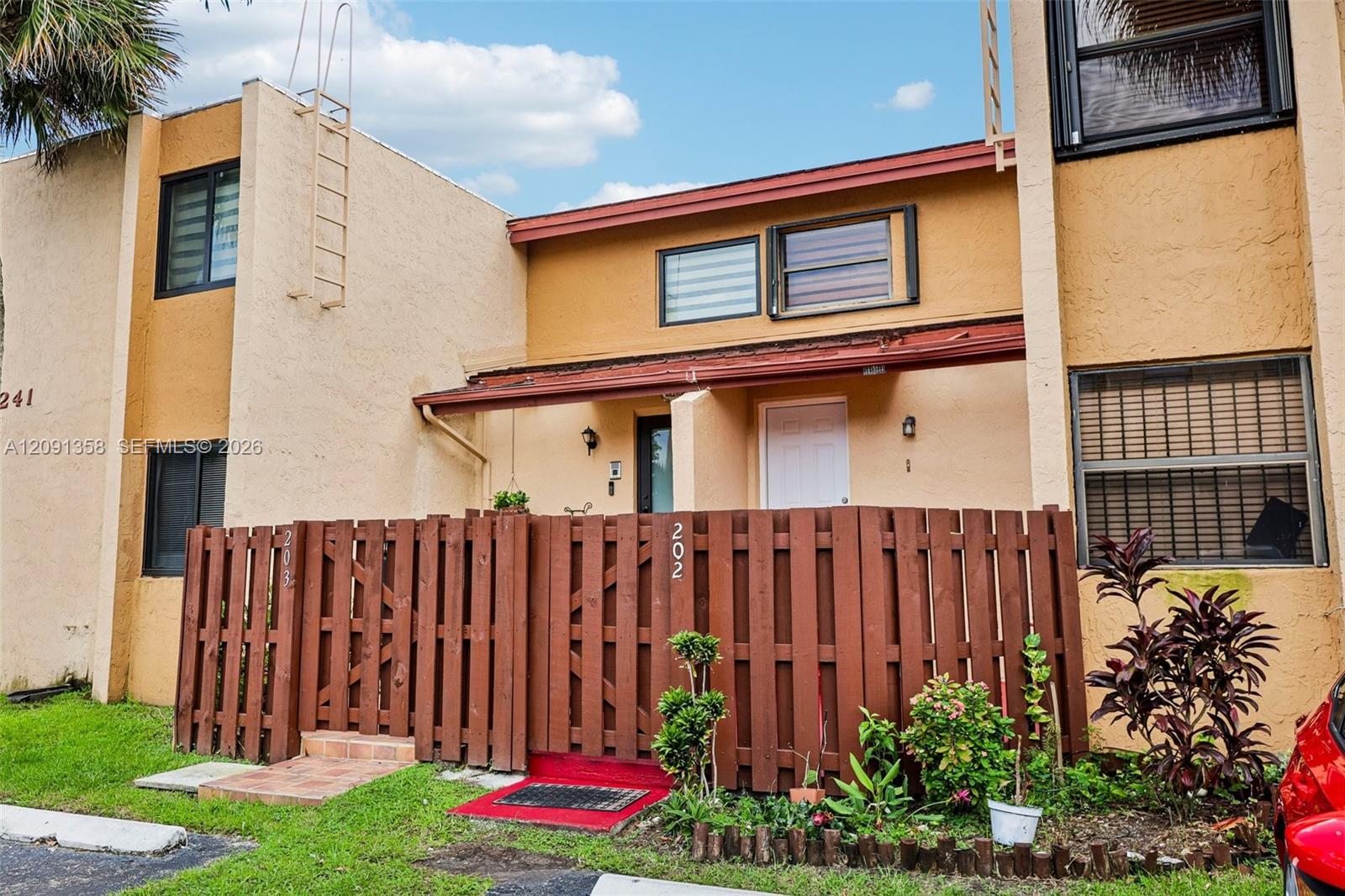 241 W Park Dr # 202, Miami FL 33172 photo 4