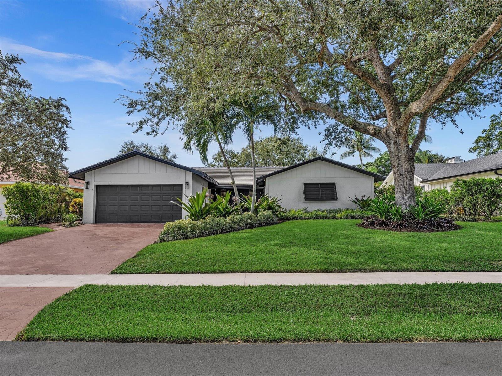 3264 Lakeview Drive, Delray Beach FL 33445