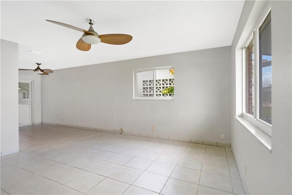 5207 NW 28TH Avenue, Tamarac FL 33309 photo 2