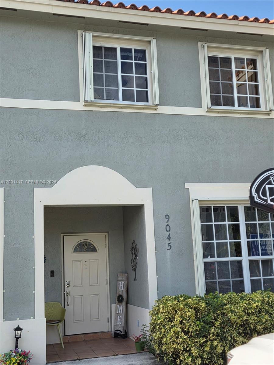 9045 SW 203rd Ter, Cutler Bay FL 33189 photo 2