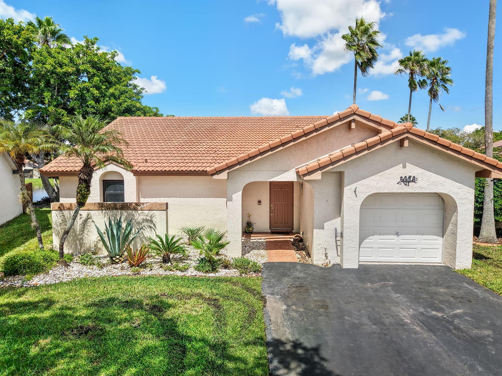 2067 Montpeliar, Weston FL 33326 photo 2