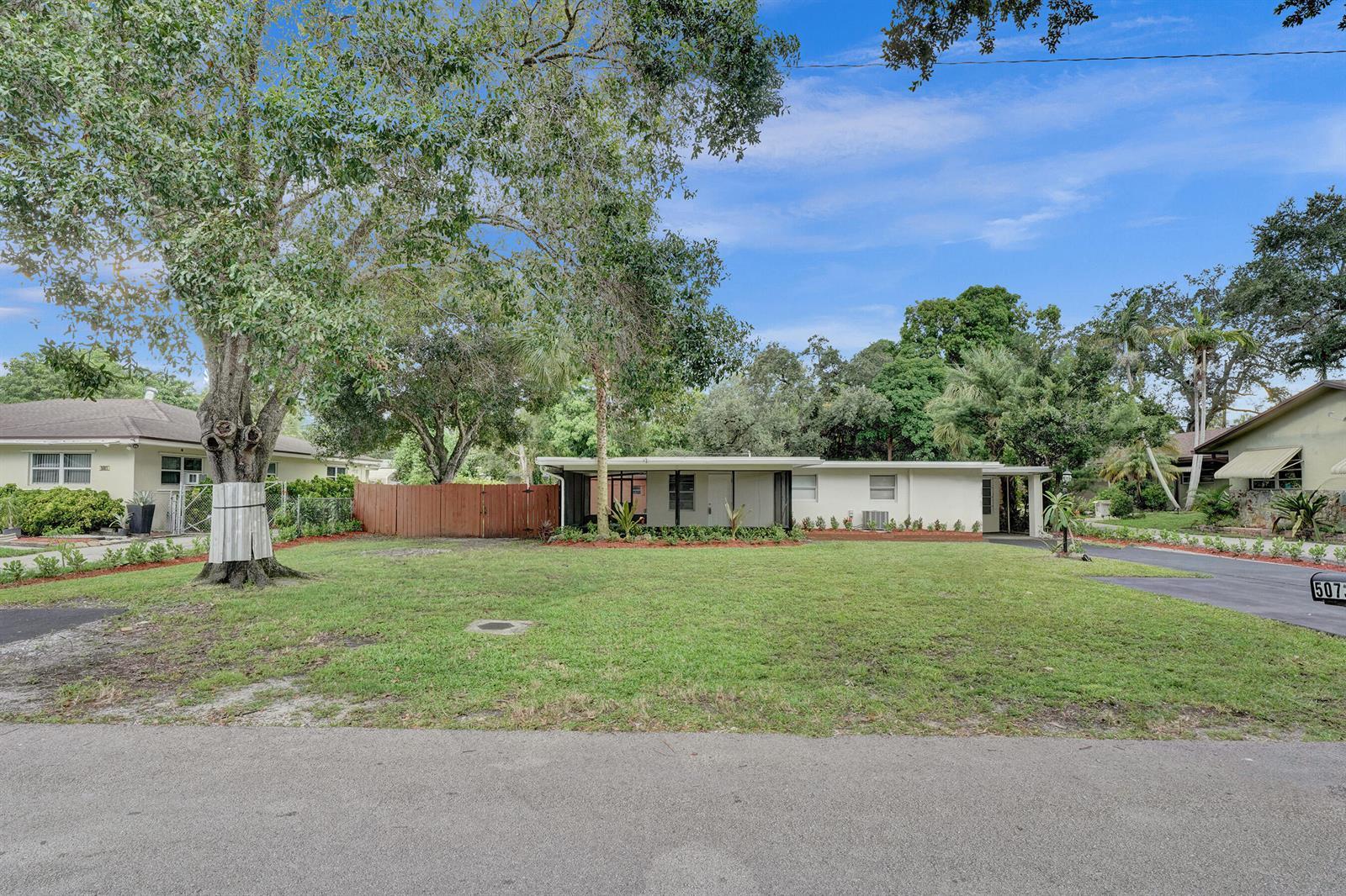 5073 SW 28th Avenue, Dania Beach FL 33312 photo 2