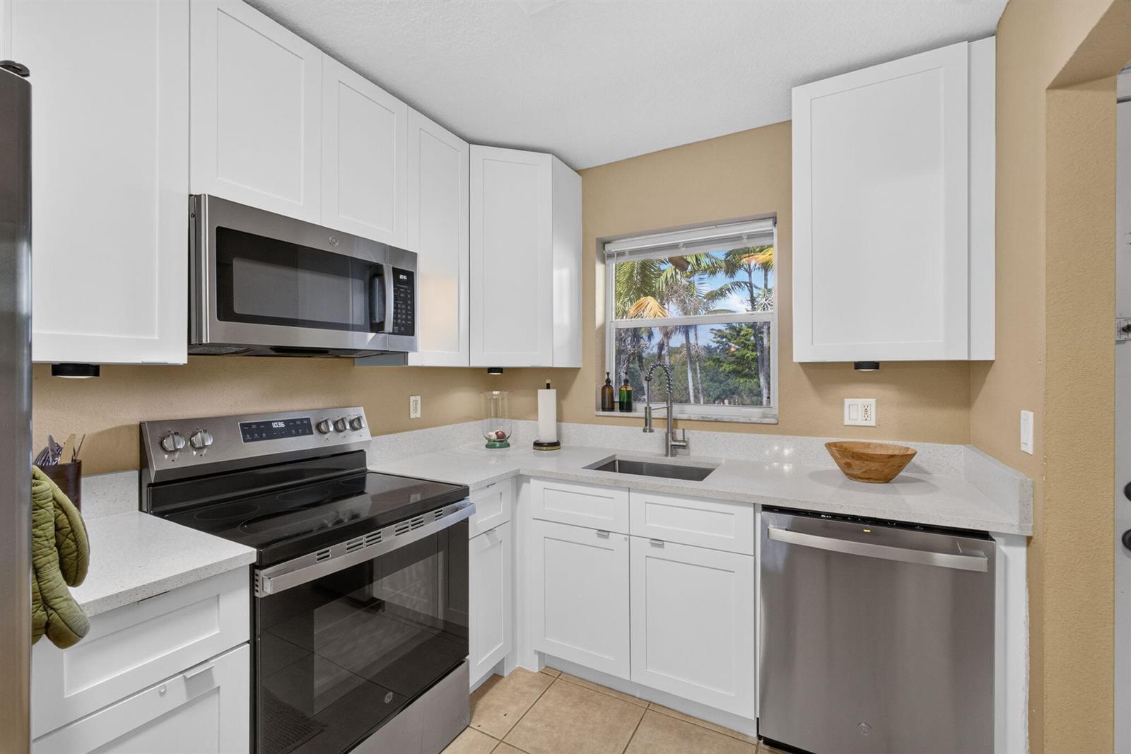 120 Sparrow Drive # 304, Royal Palm Beach FL 33411 photo 5