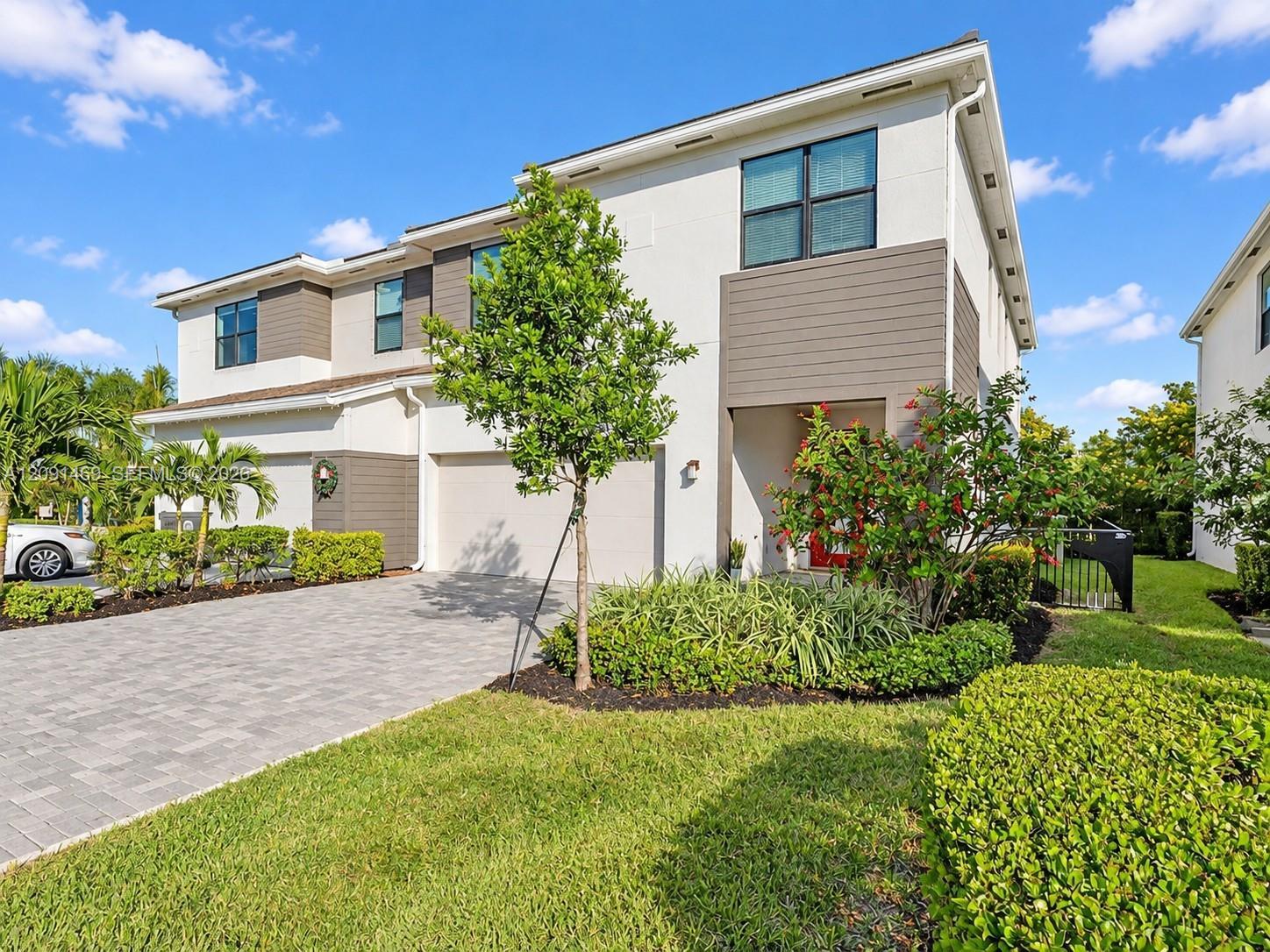 8719 Antarus Dr, Lake Worth FL 33467 photo 2