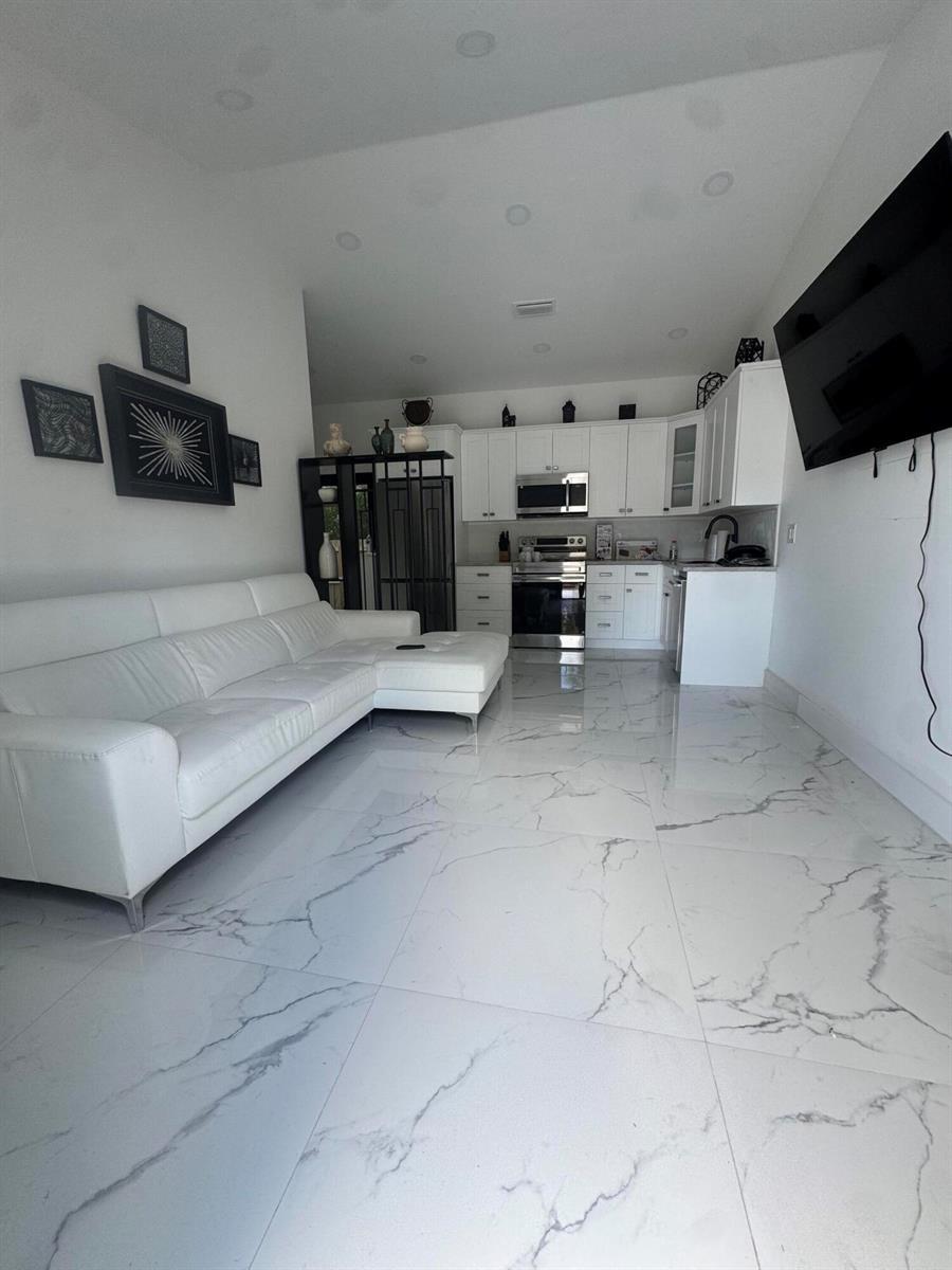 230 NE 14TH, Pompano Beach FL 33060 photo 2