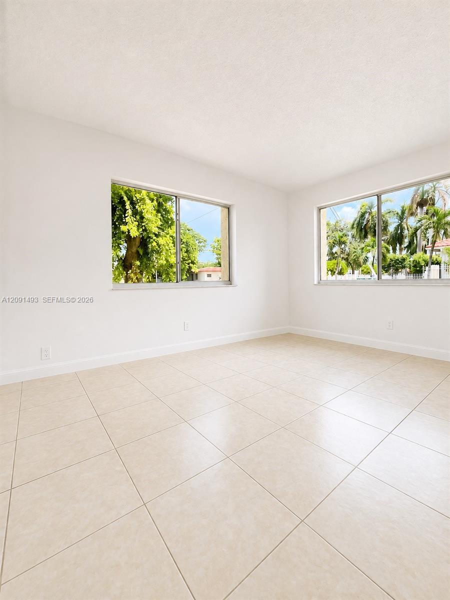 724 NE 4th St # 9, Hallandale Beach FL 33009 photo 4