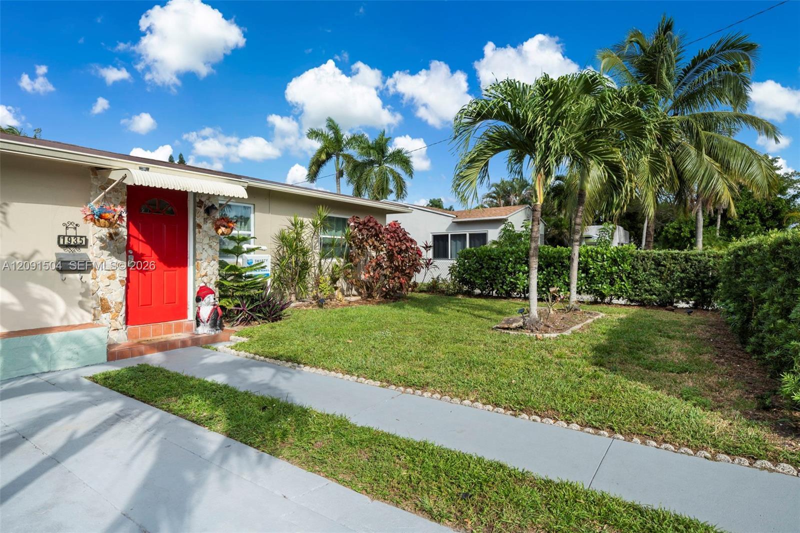 1935 Arthur St, Hollywood FL 33020 photo 2