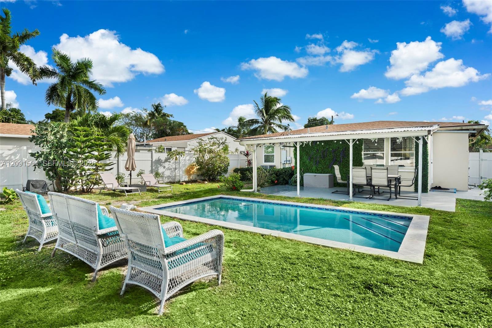 1935 Arthur St, Hollywood FL 33020 photo 4