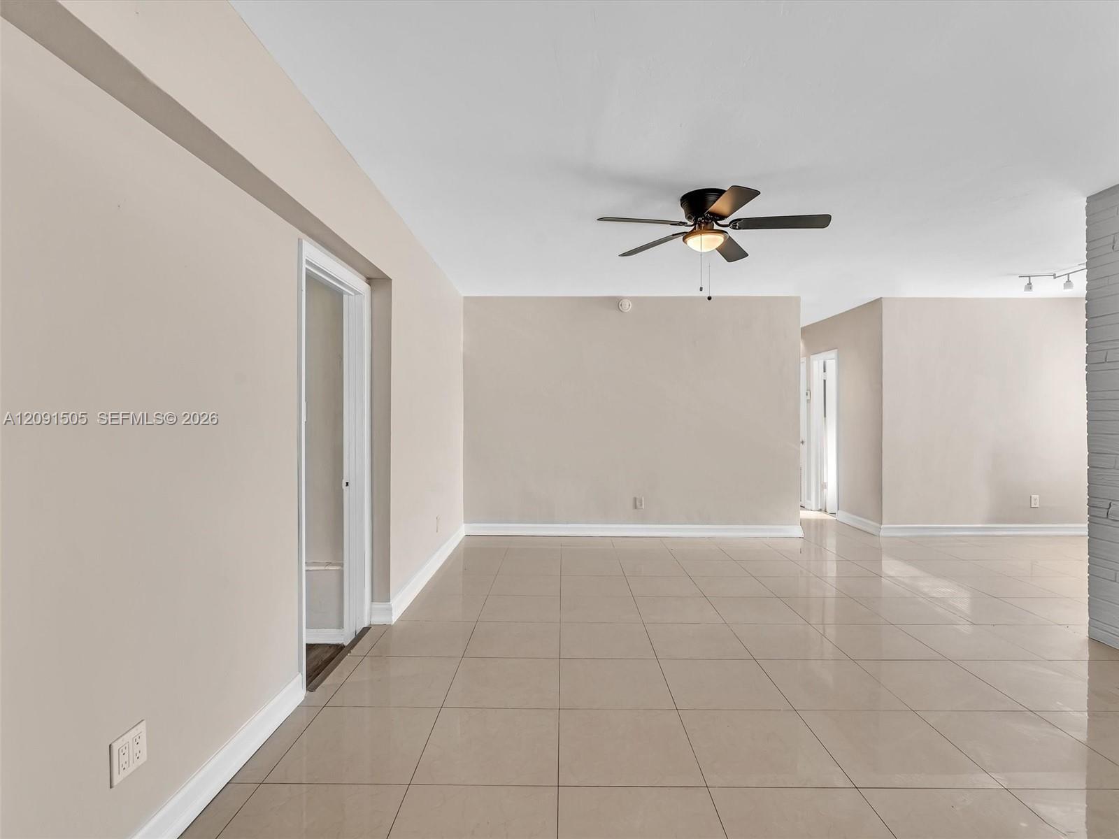 365 NE 171st Ter, North Miami Beach FL 33162 photo 2
