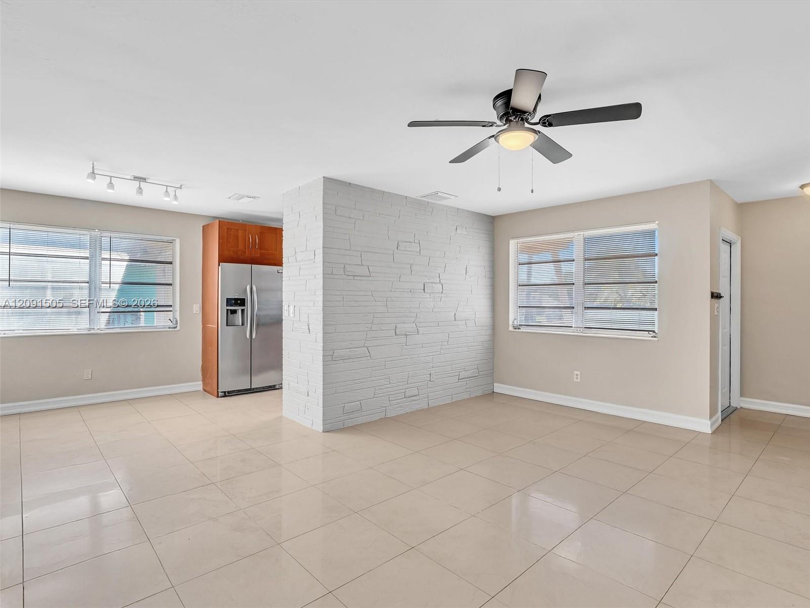 365 NE 171st Ter, North Miami Beach FL 33162 photo 4