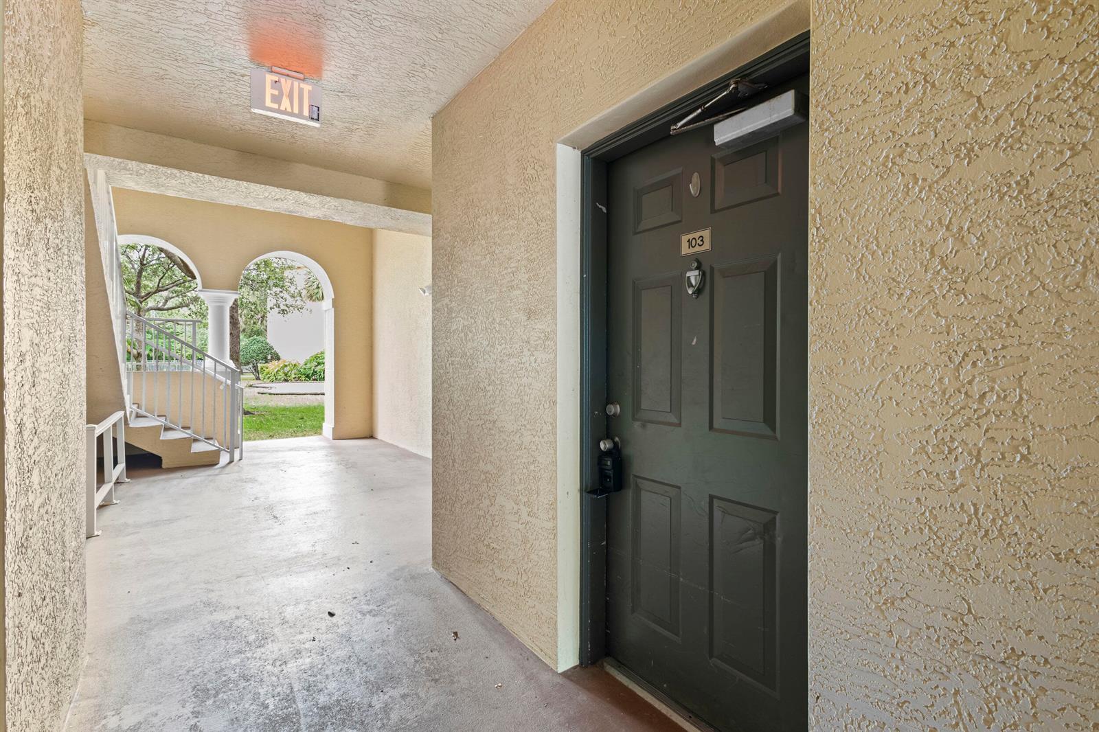 6434 EMERALD DUNES Drive # 104, West Palm Beach FL 33411 photo 4