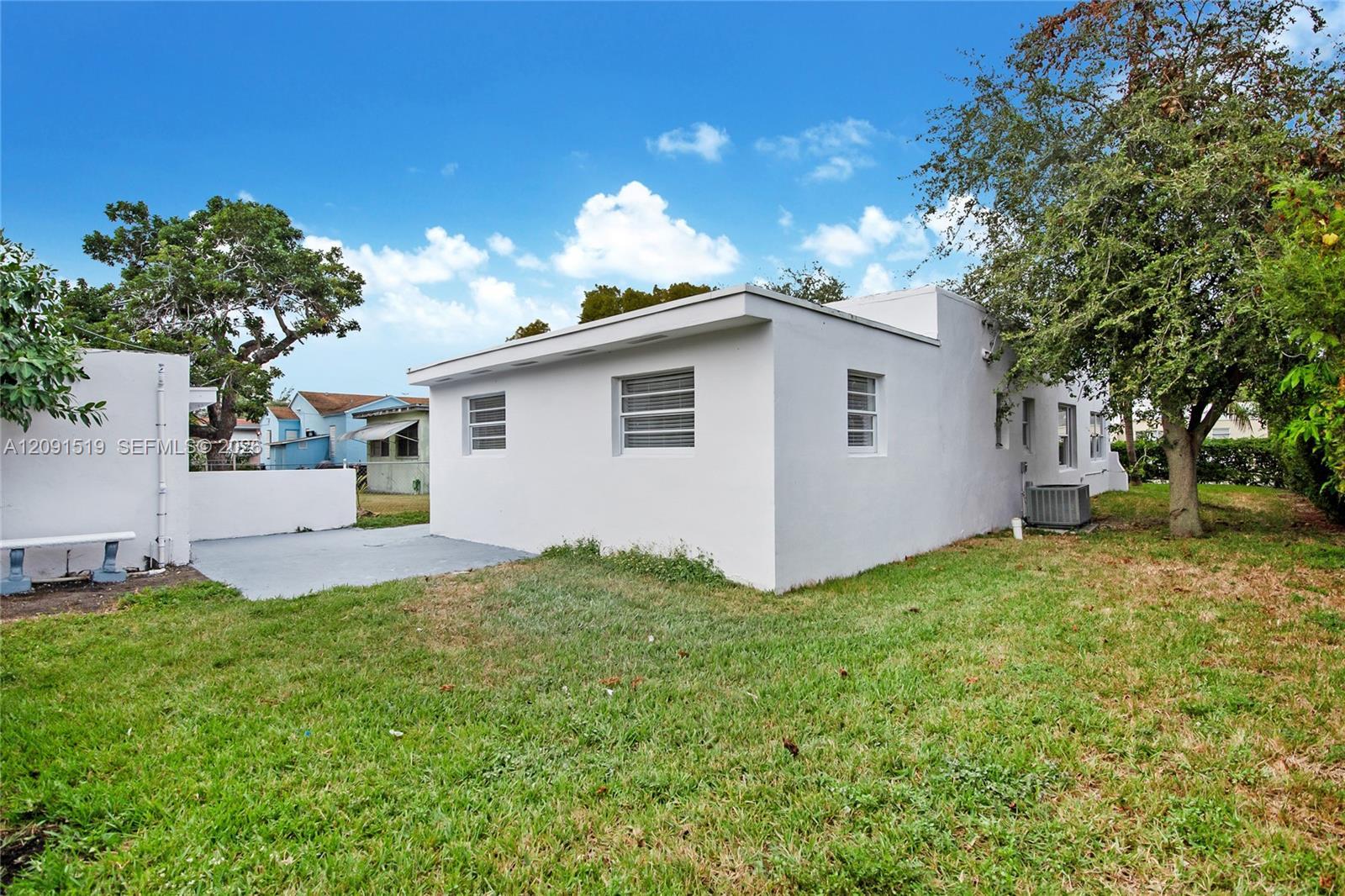 522 NW 47th Ter, Miami FL 33127 photo 2