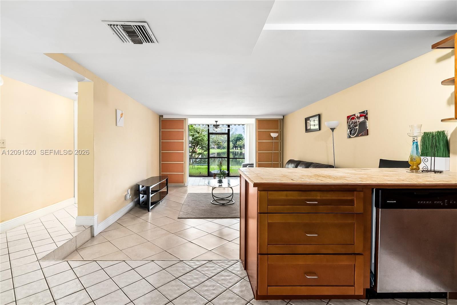 3710 Inverrary Dr # 1D, Lauderhill FL 33319 photo 3
