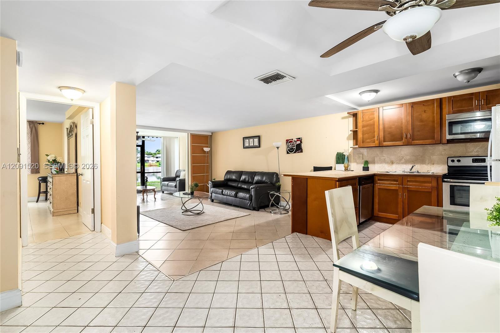 3710 Inverrary Dr # 1D, Lauderhill FL 33319 photo 4