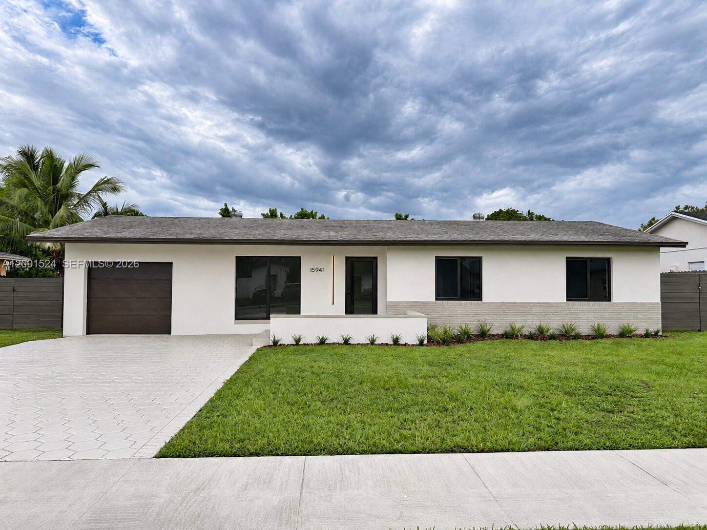 15941 SW 104th Ct, Miami FL 33157 photo 2