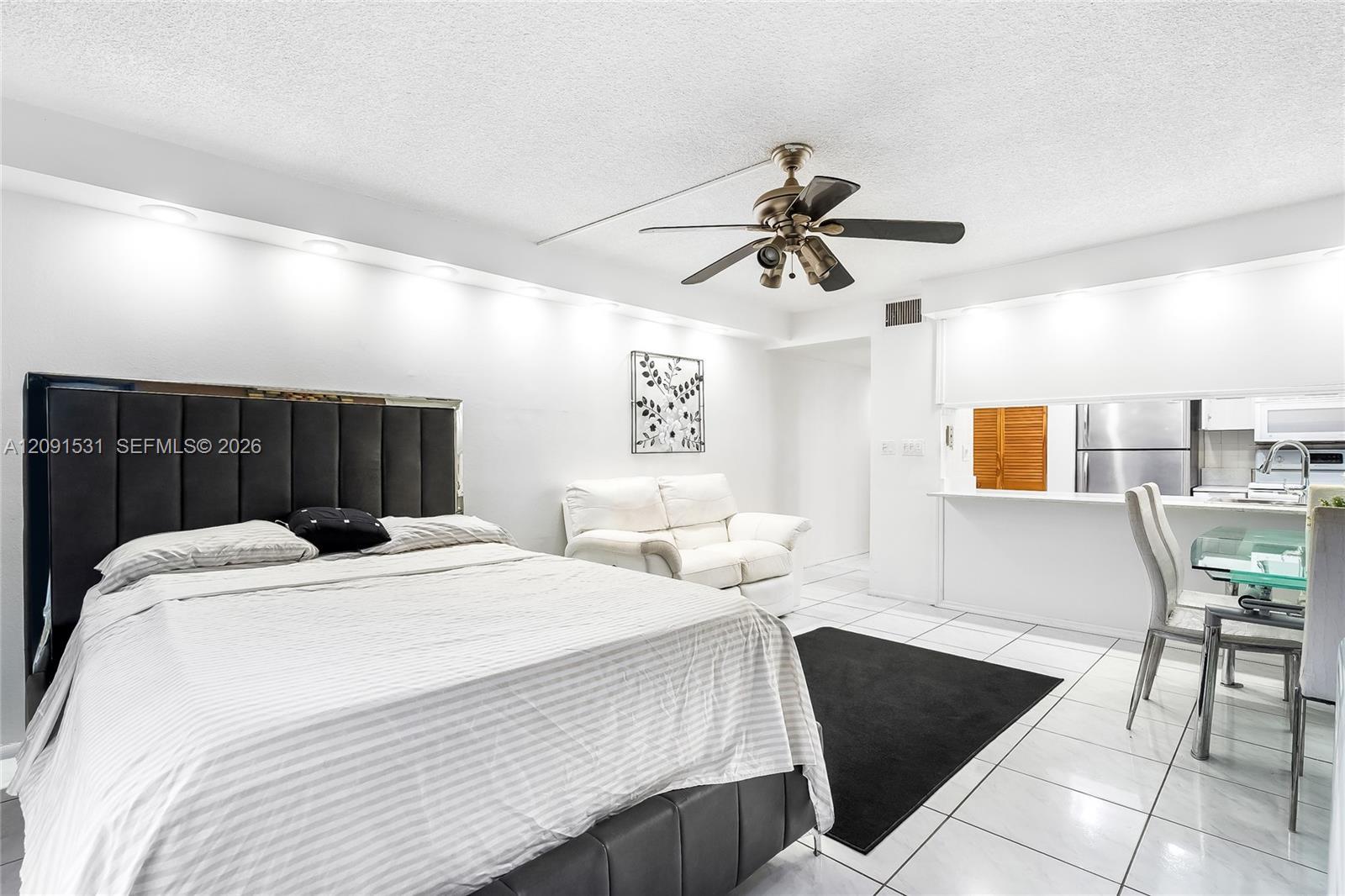 3720 Inverrary Dr # 1M, Lauderhill FL 33319 photo 3