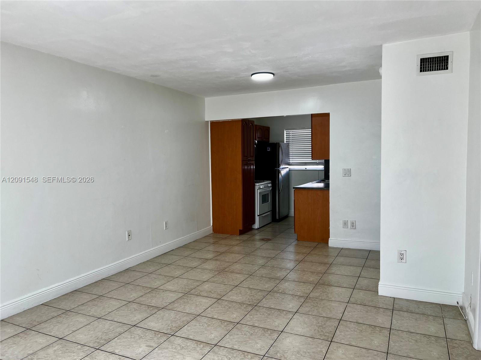 2072 NE 169th St # 8, North Miami Beach FL 33162 photo 4