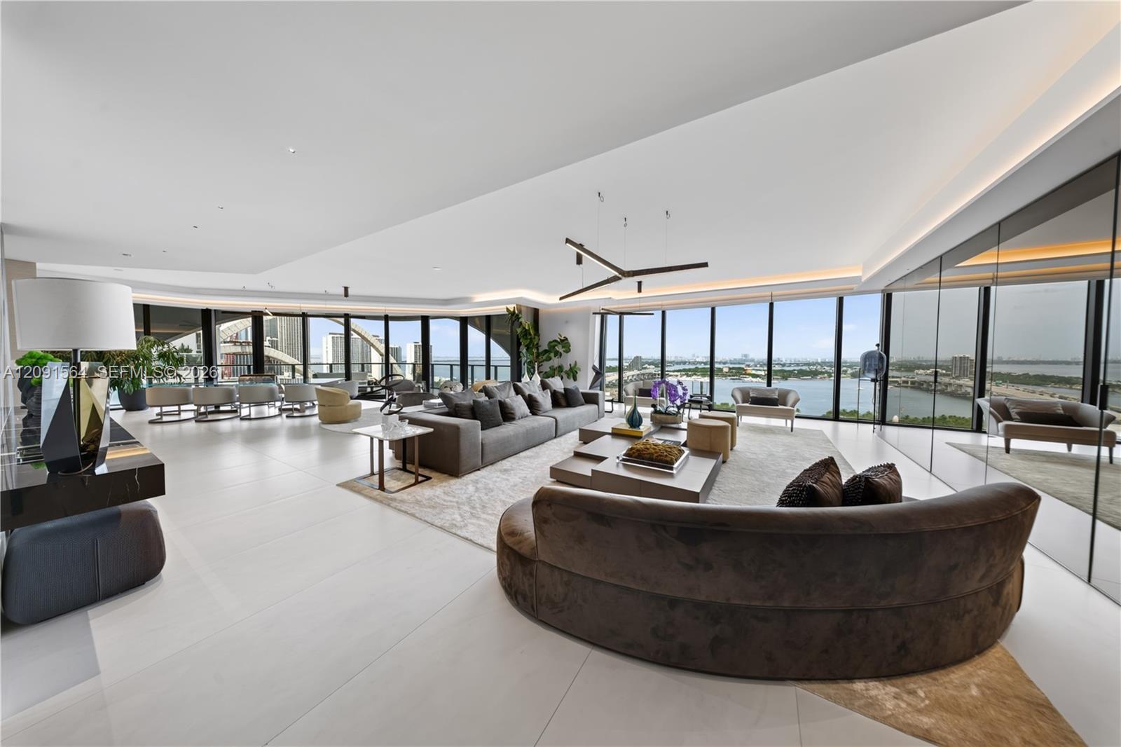 1000 NE Biscayne Blvd # 2202, Miami FL 33132
