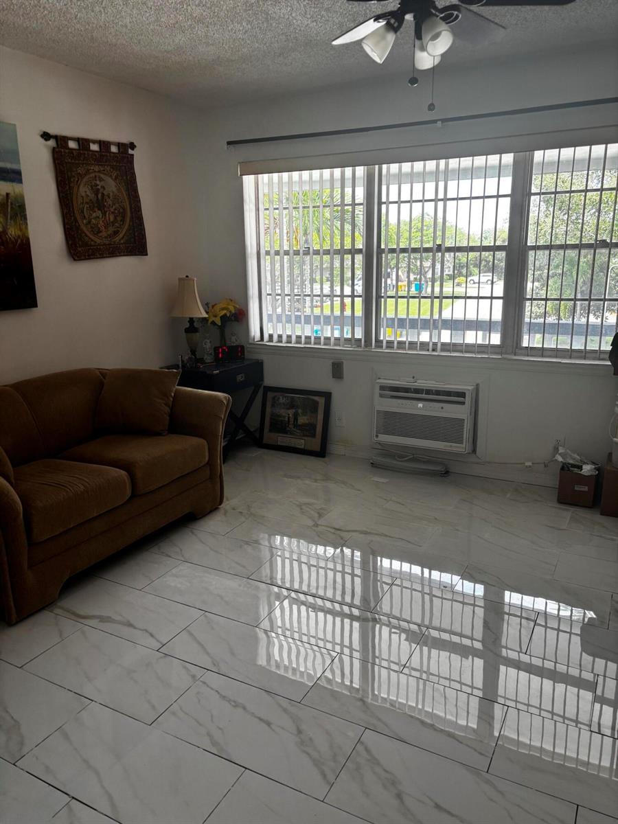 237 NORTHAMPTON L, West Palm Beach FL 33417