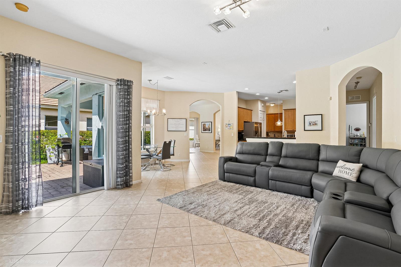 127 PALM BEACH PLANTATION Boulevard, West Palm Beach FL 33411 photo 4