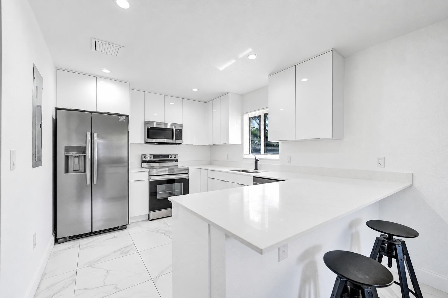 830 NW 19TH Terrace, Fort Lauderdale FL 33311 photo 3