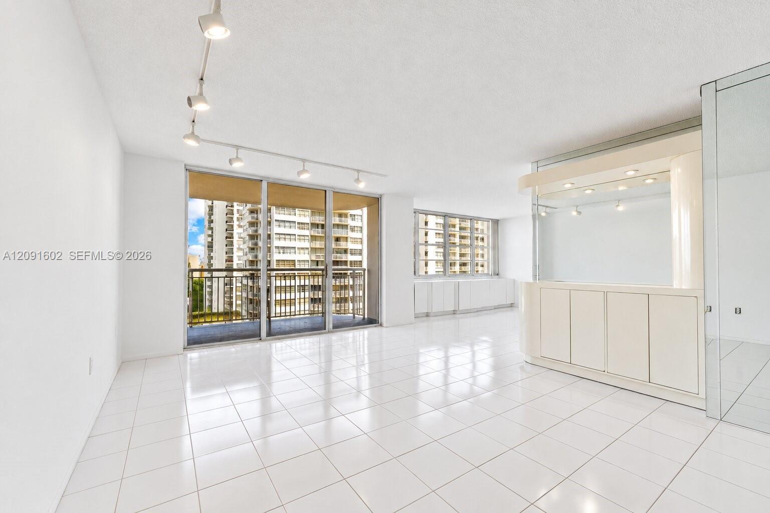 18021 Biscayne Blvd # 1102, Aventura FL 33160 photo 4
