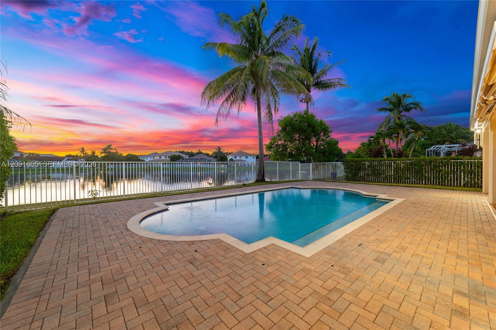 4400 Fox Ridge Dr, Weston FL 33331 photo 2