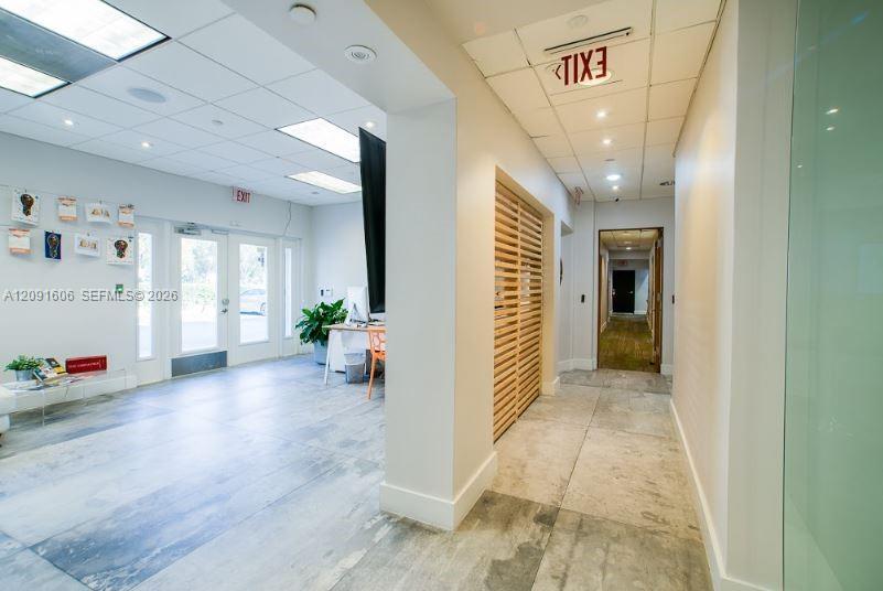 9590 NW 40th St Rd, Doral FL 33178 photo 2