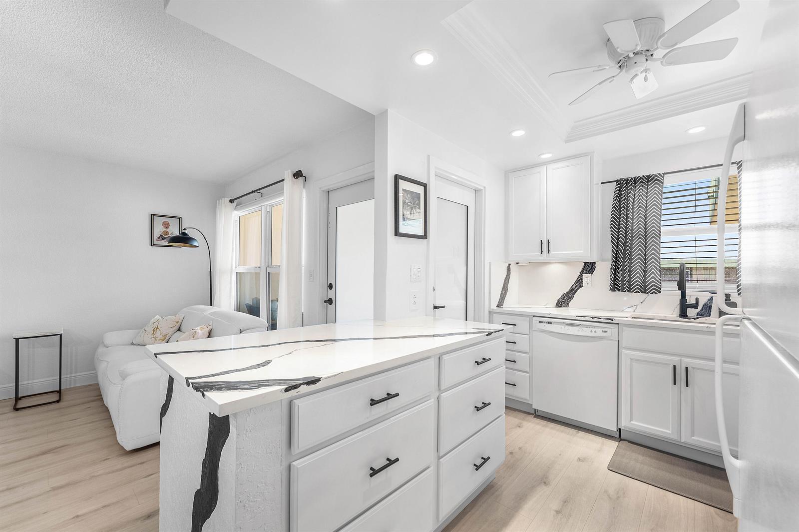 806 SE 7TH Street # 408, Deerfield Beach FL 33441 photo 3