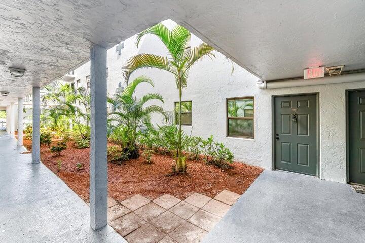 1880 N Congress Avenue # 104, West Palm Beach FL 33401 photo 2