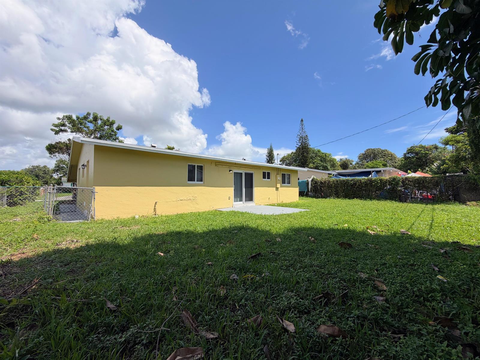 2530 NW 26th Court, Oakland Park FL 33311 photo 3