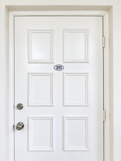 3800 Oaks Clubhouse Drive Unit 211, Pompano Beach FL 33069 photo 3