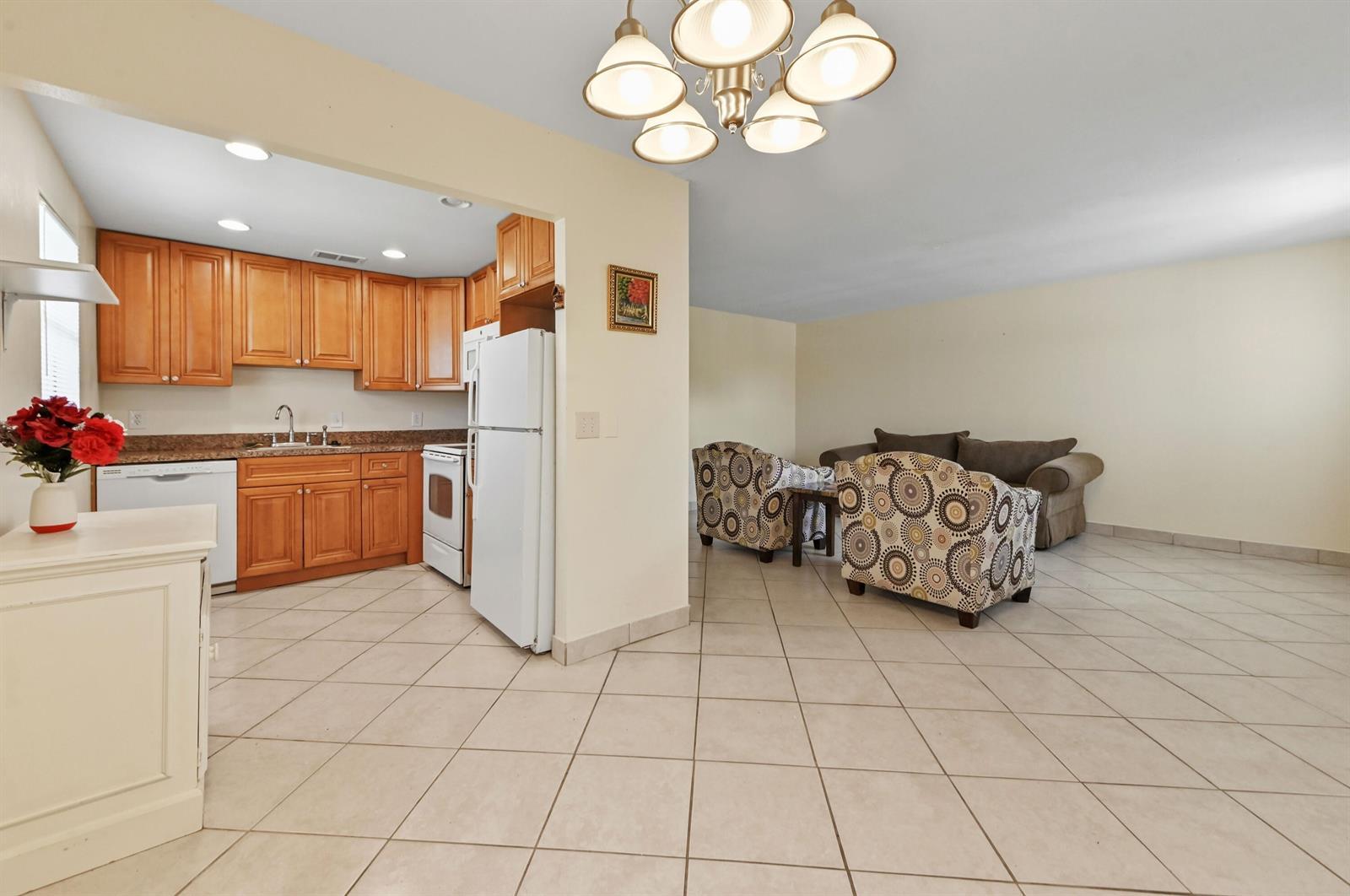 525 Monaco K, Delray Beach FL 33446 photo 3