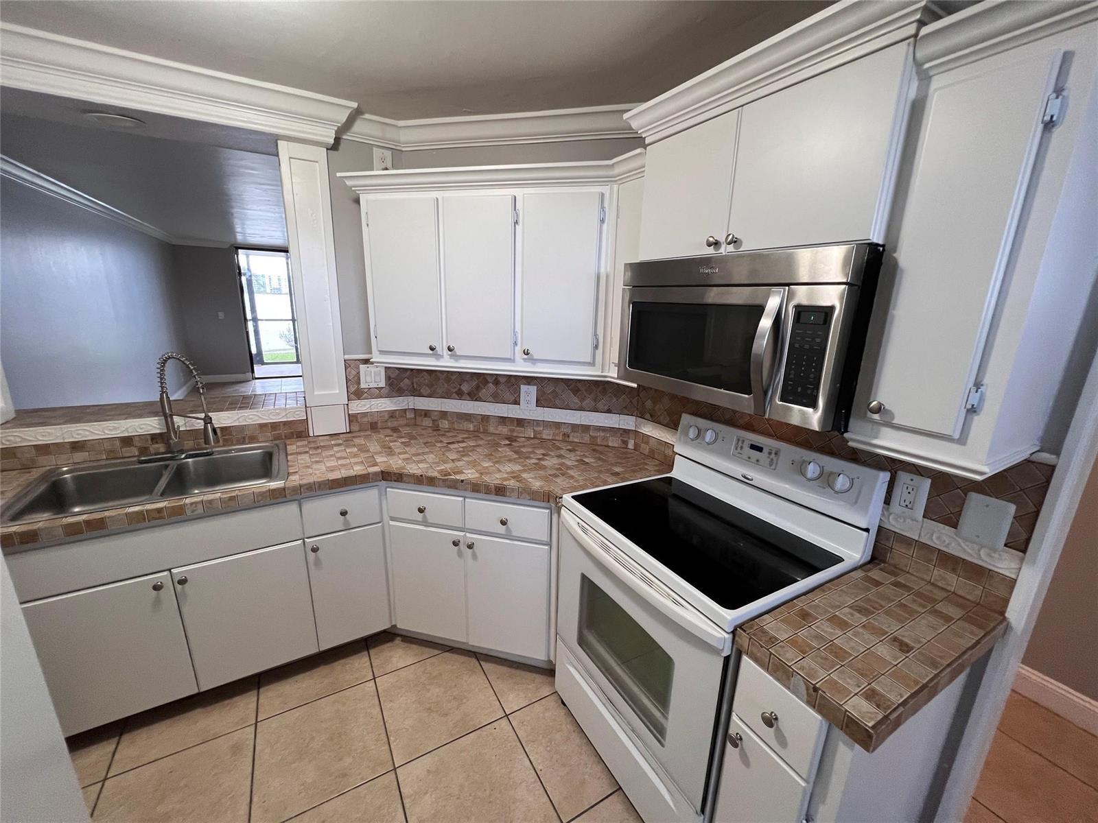 118 Lake Emerald Drive # 103, Oakland Park FL 33309 photo 4