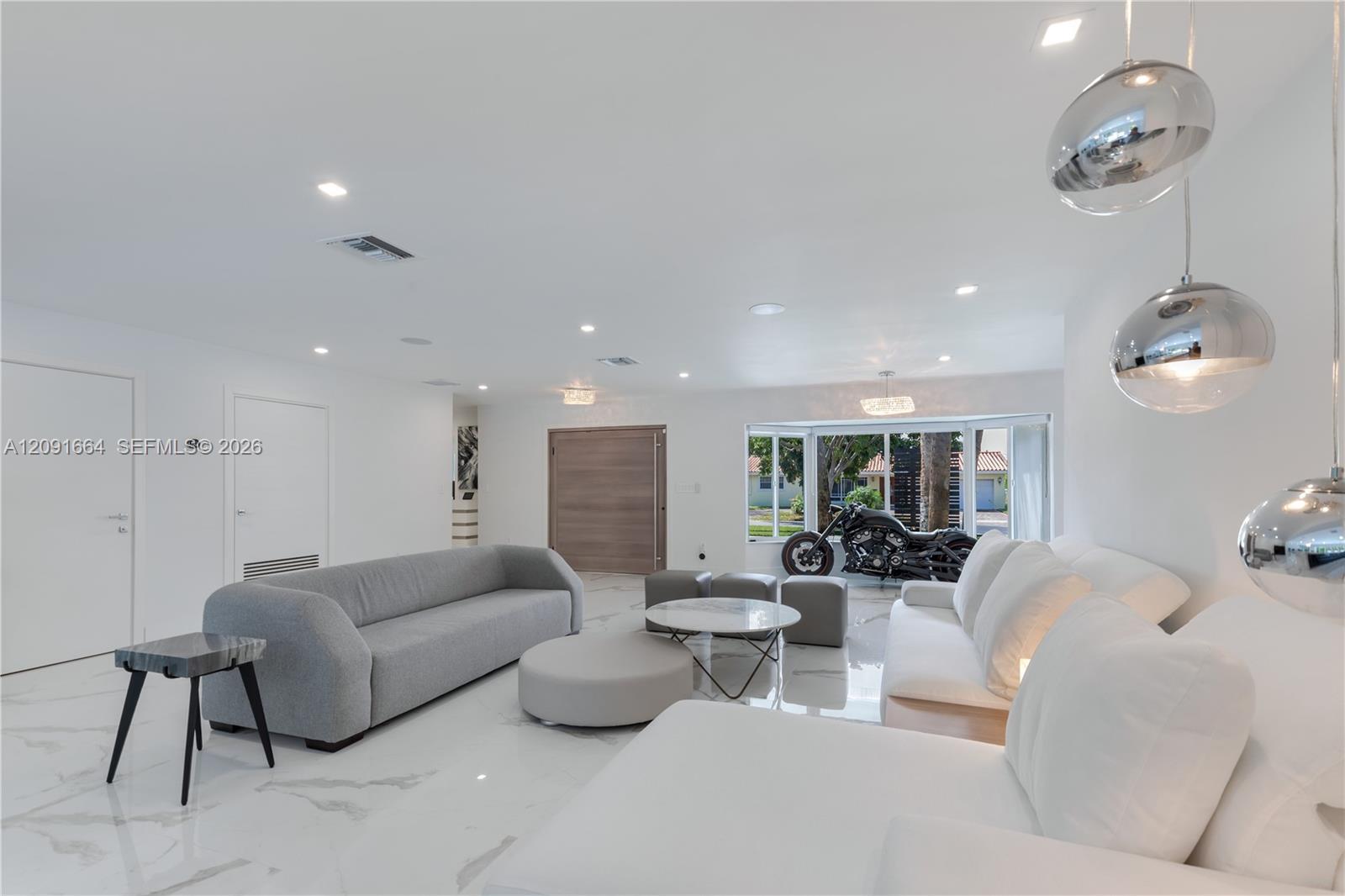 20501 NE 22nd Pl, Miami FL 33180 photo 3