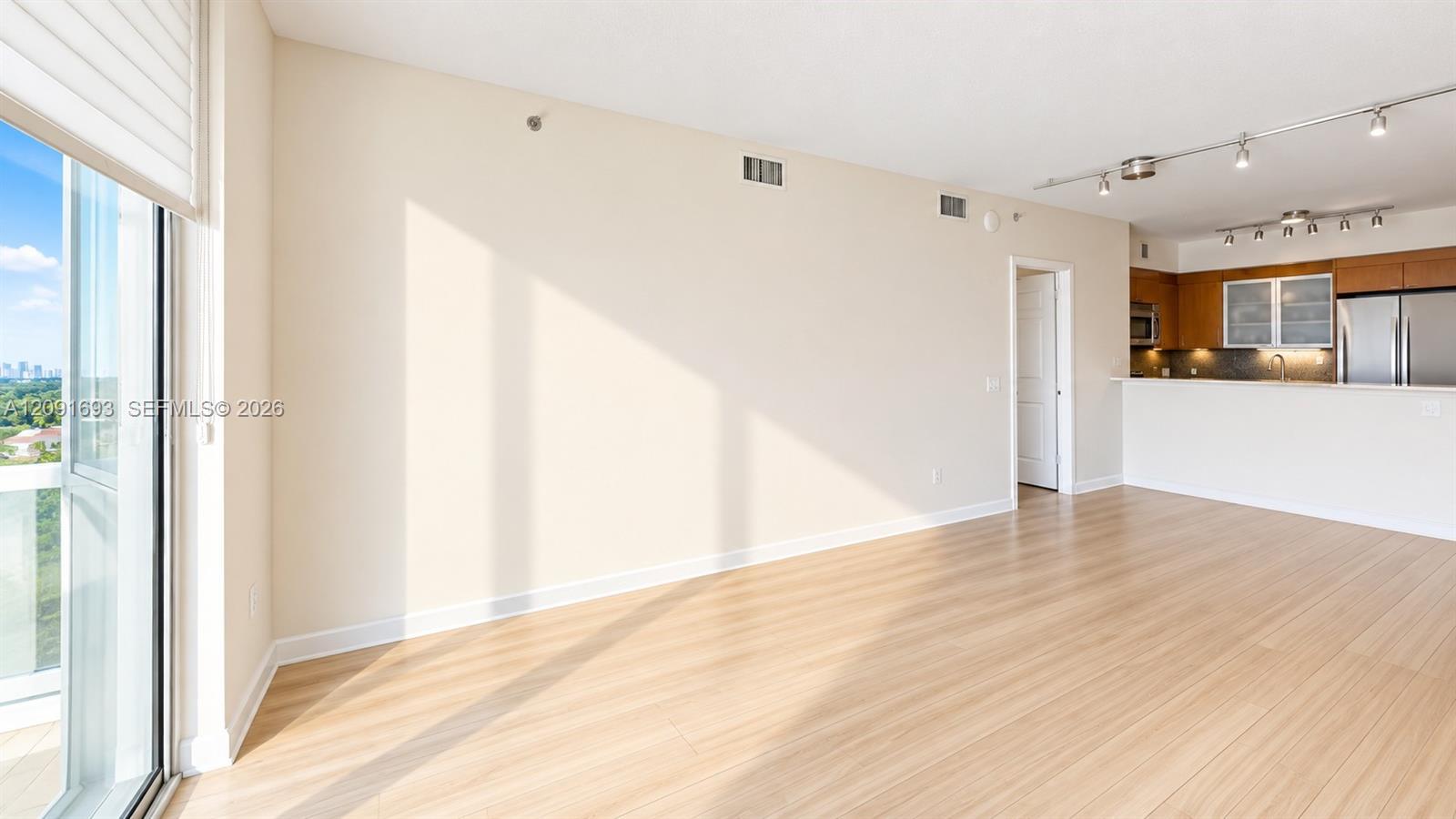 335 S Biscayne Blvd # 1601, Miami FL 33131 photo 2