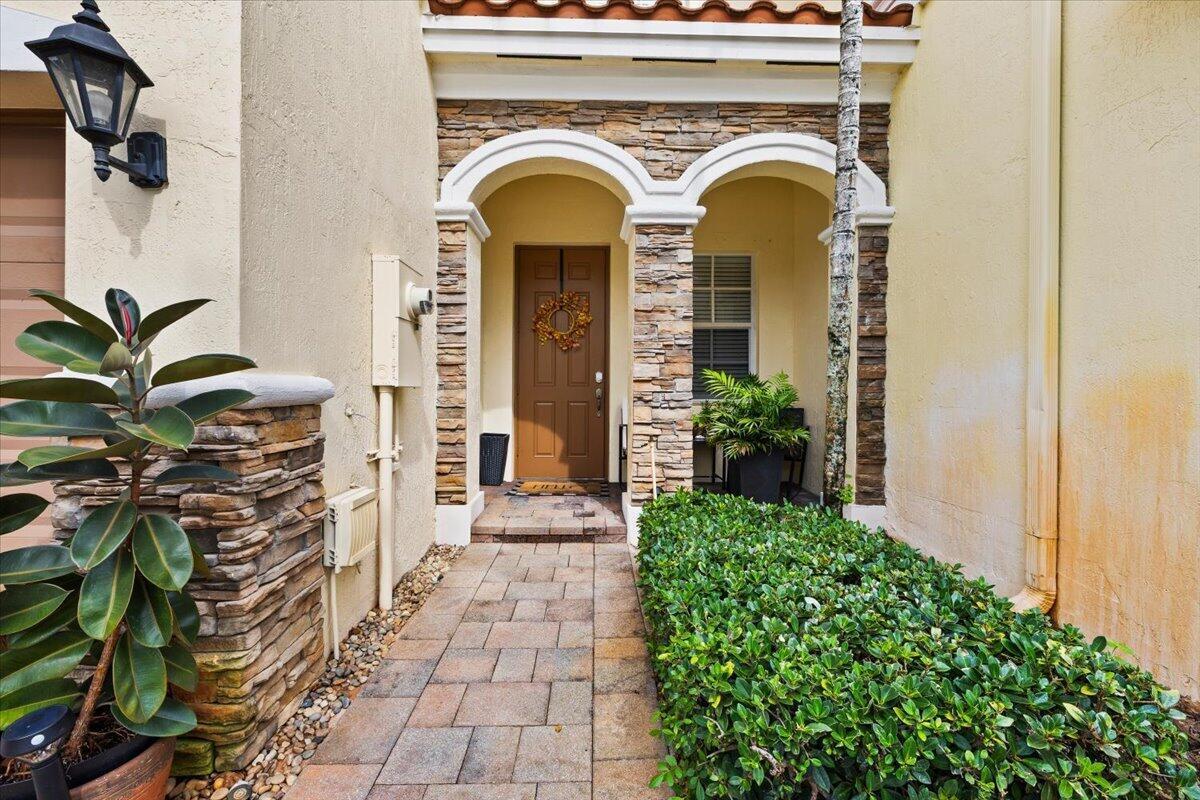 130 EMERALD CREEK Terrace, Davie FL 33325 photo 2