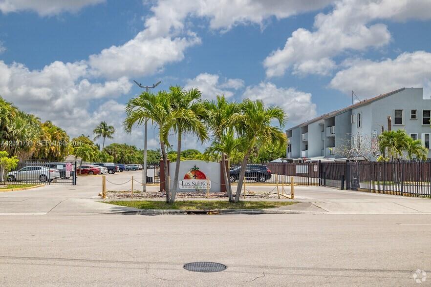 1725 W 60th St # F202, Hialeah FL 33012 photo 2