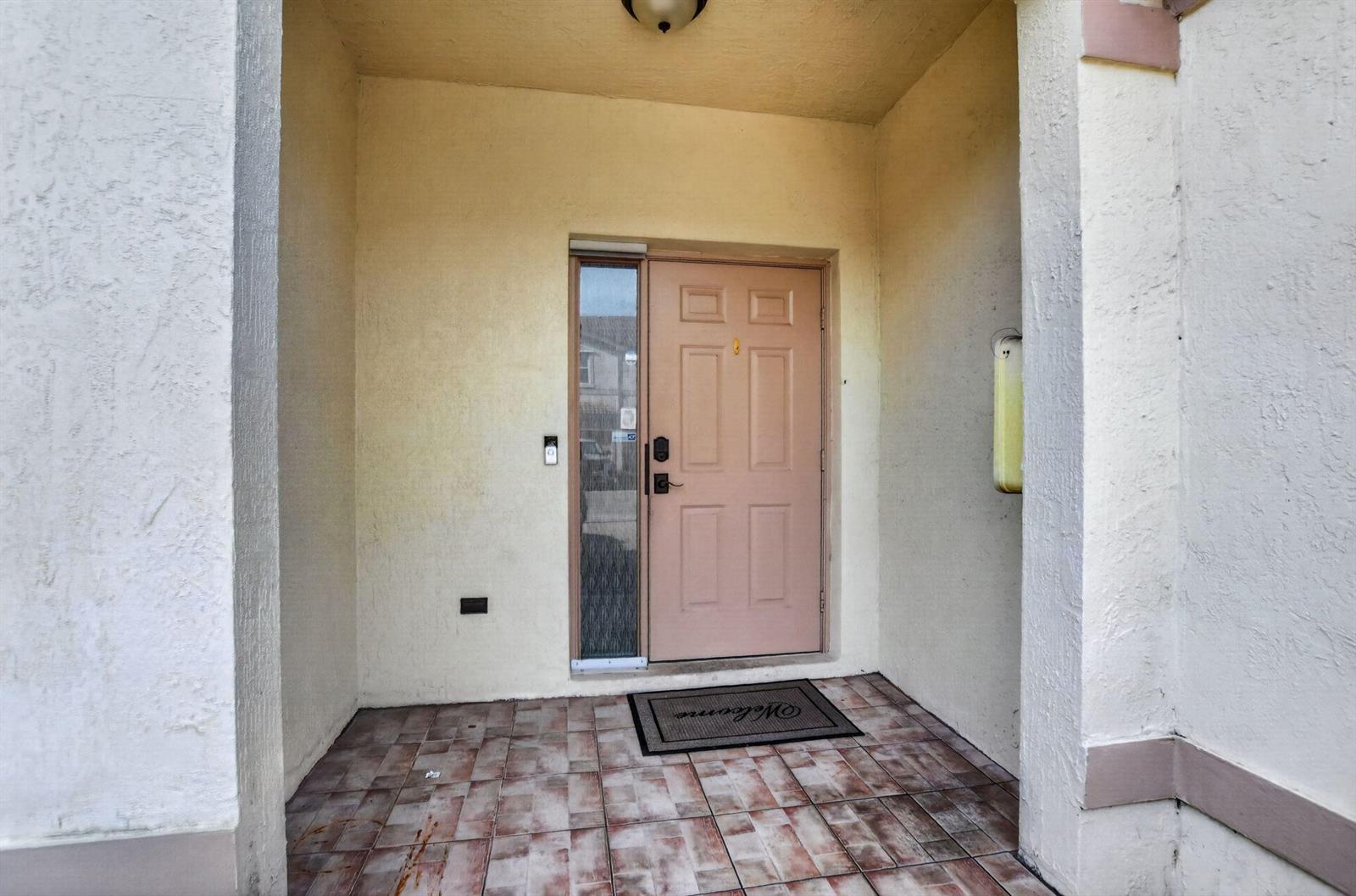 2557 Riverside Drive, Coral Springs FL 33065 photo 4