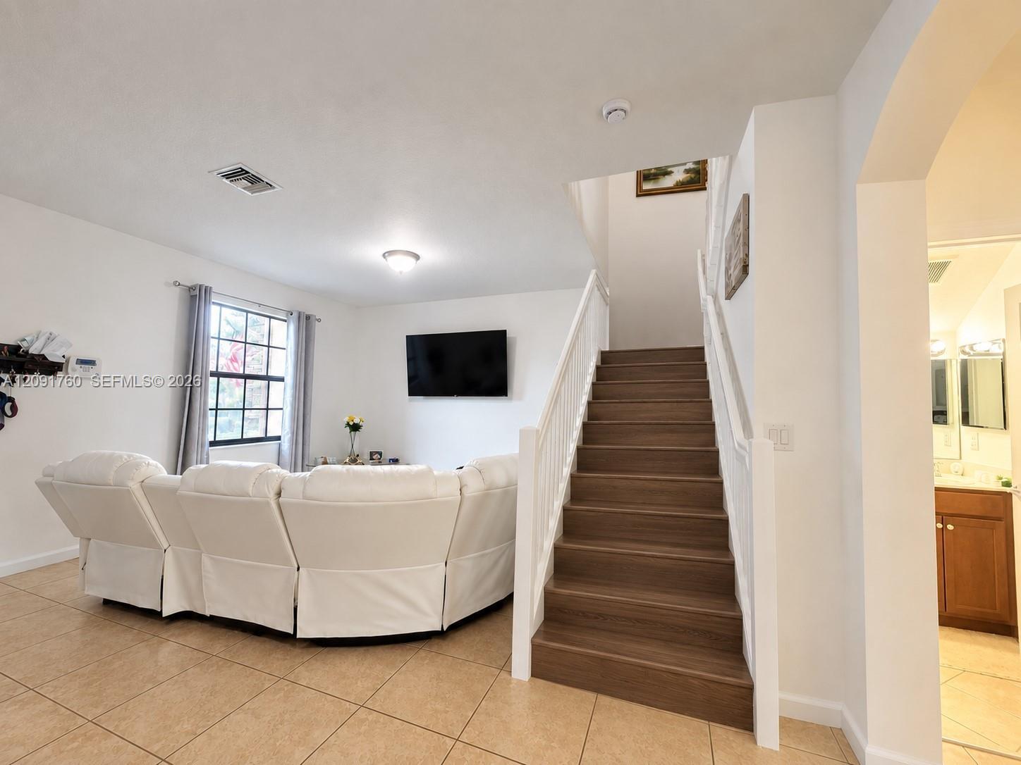 648 SE 32nd Ave, Homestead FL 33033 photo 3