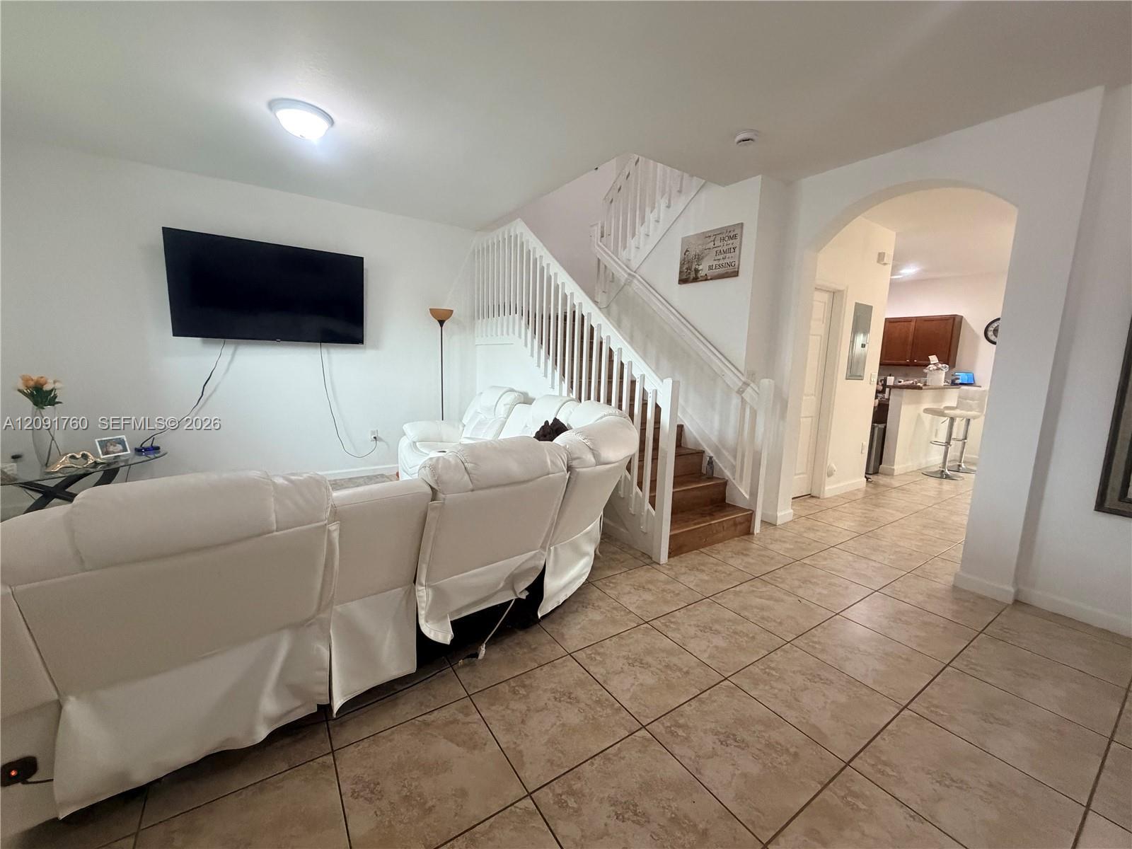 648 SE 32nd Ave, Homestead FL 33033 photo 4