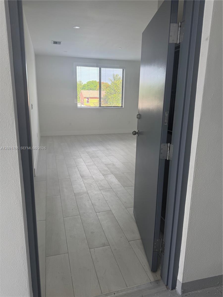 1091 E 17th St # 403, Hialeah FL 33010