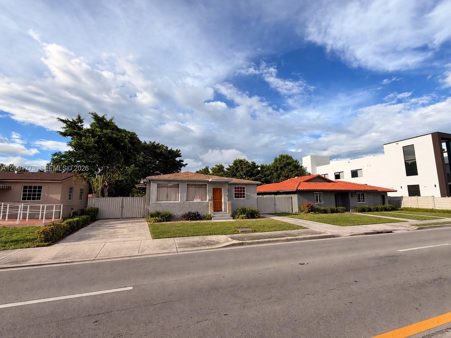 275 E 49th St, Hialeah FL 33013 photo 3