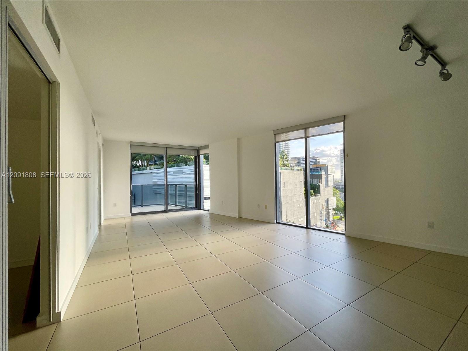 31 SE 6th St # 1101, Miami FL 33131 photo 2