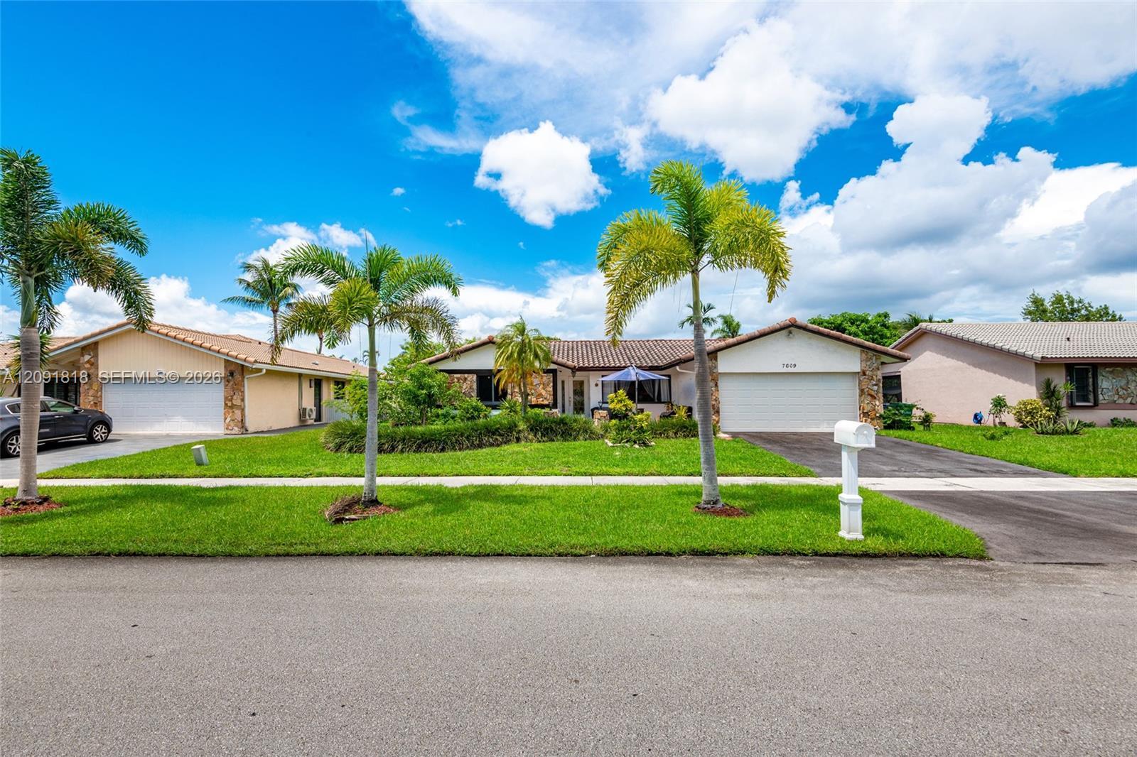 7609 Sunflower Dr, Margate FL 33063