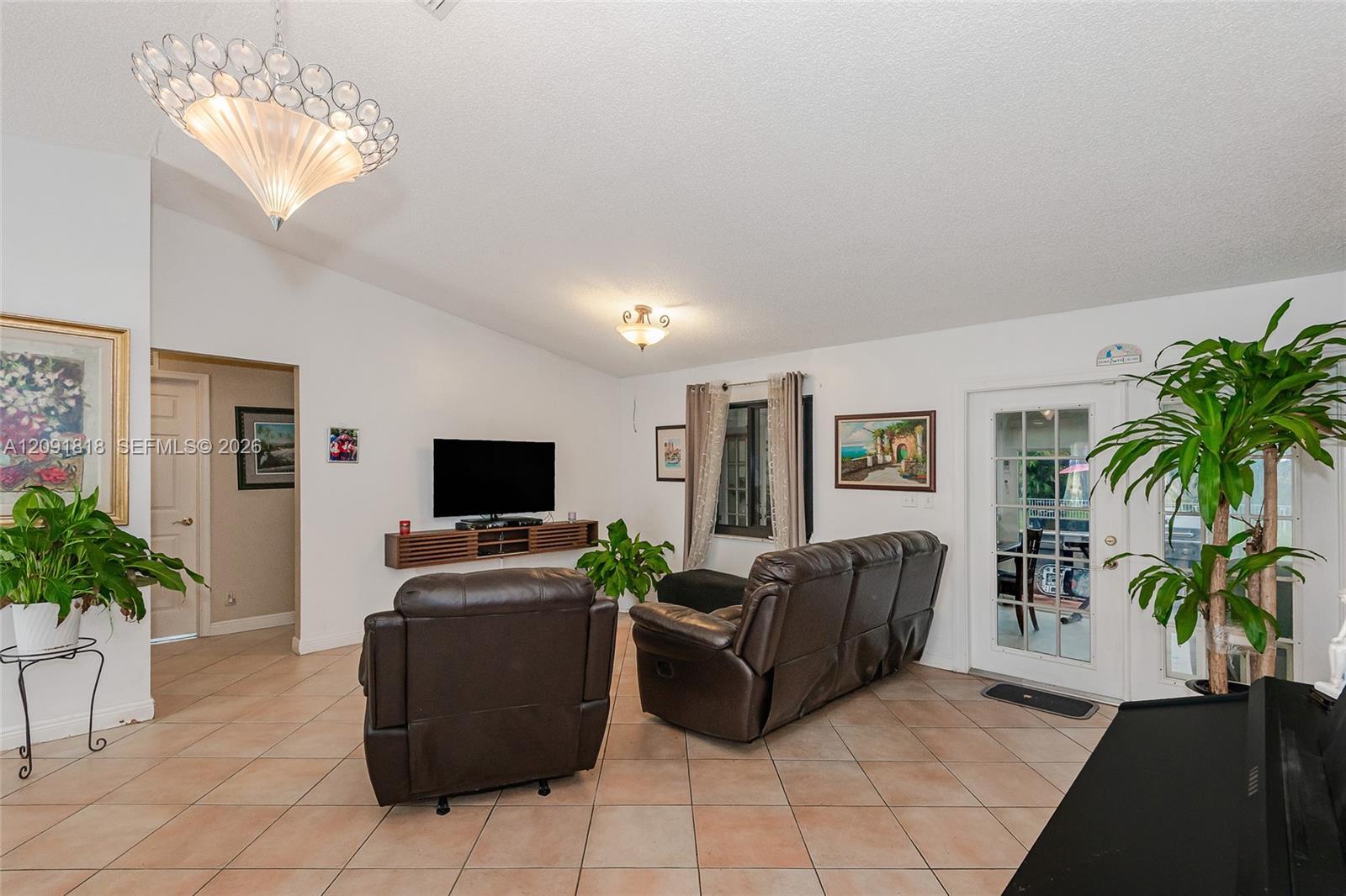 7609 Sunflower Dr, Margate FL 33063 photo 5