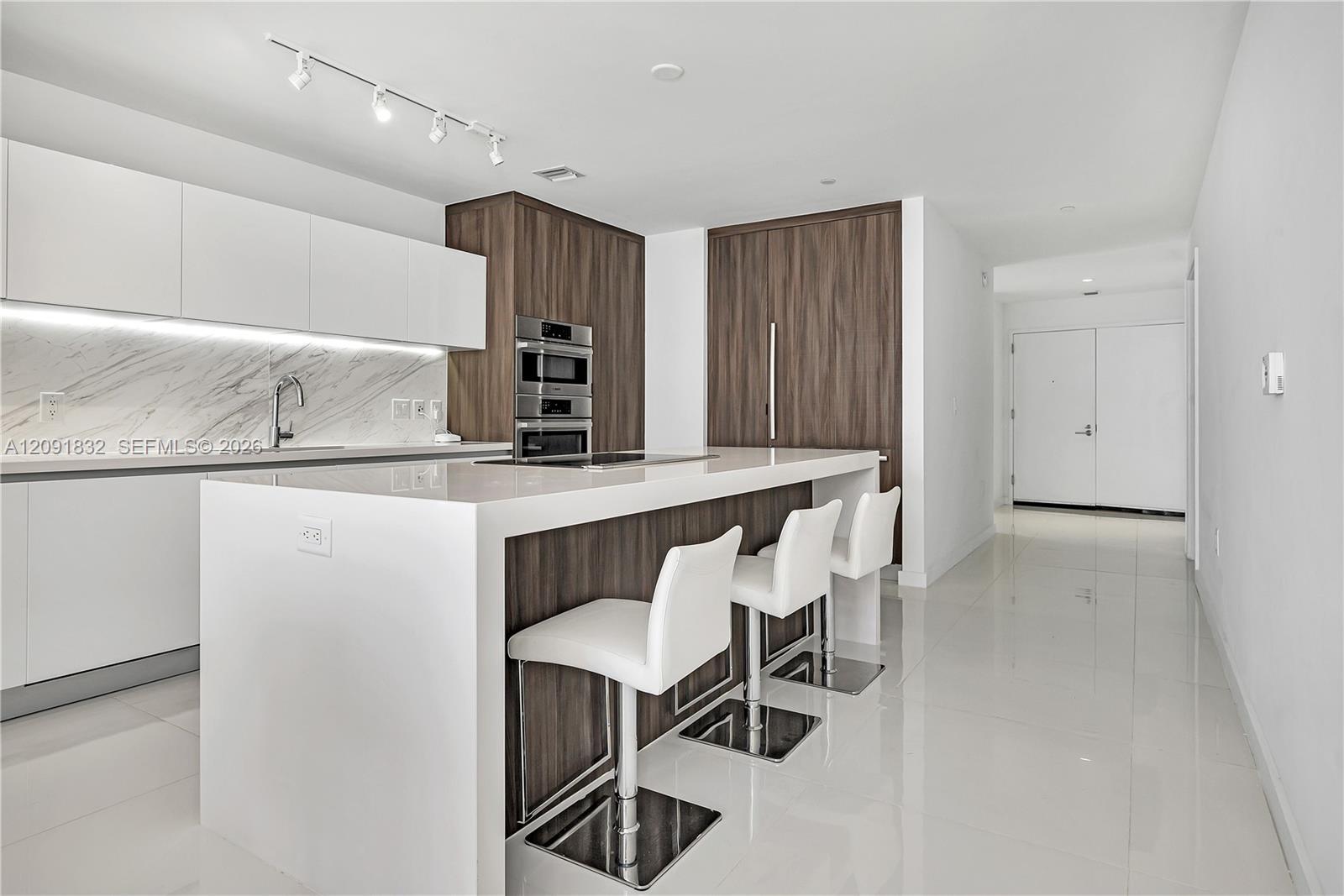 851 NE 1st Ave # 1701, Miami FL 33132 photo 4